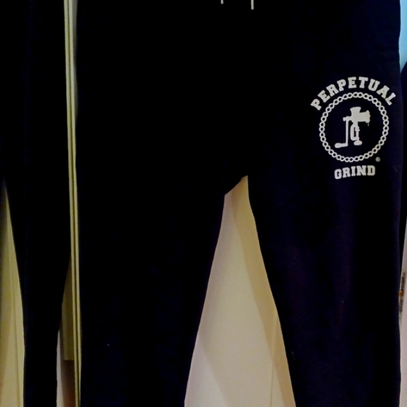 Perpetual Grind sweat pants sizeL